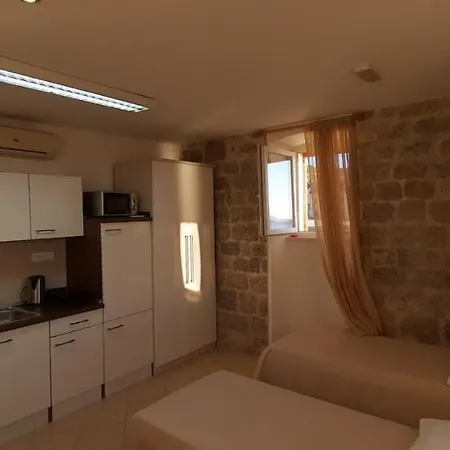 公寓 Beba- Lucica Komiža