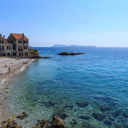 Beba- Lucica 公寓 *