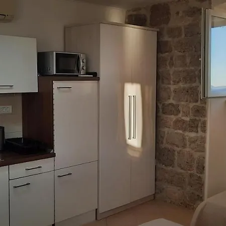 Beba- Lucica * Komiža